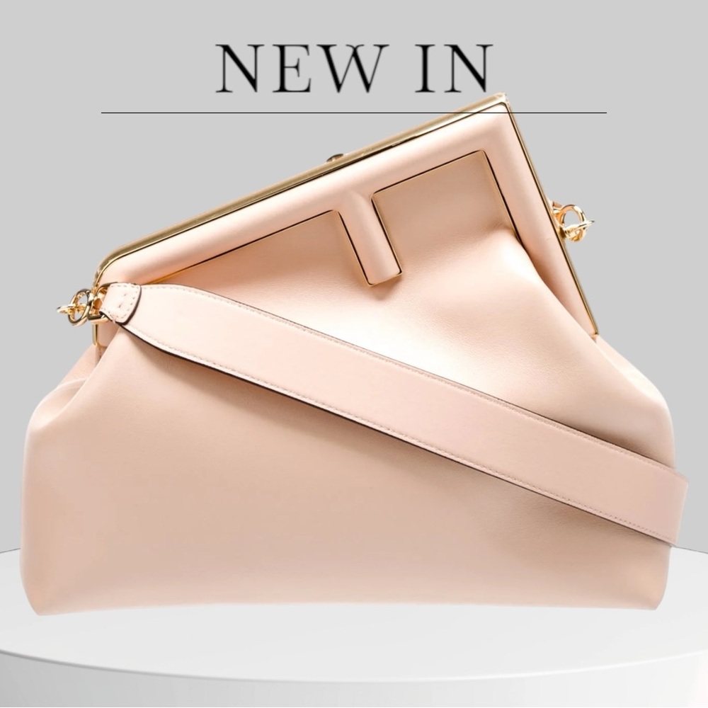 Fendi
Leather Crossbody Bag Medium 2022
Brand new